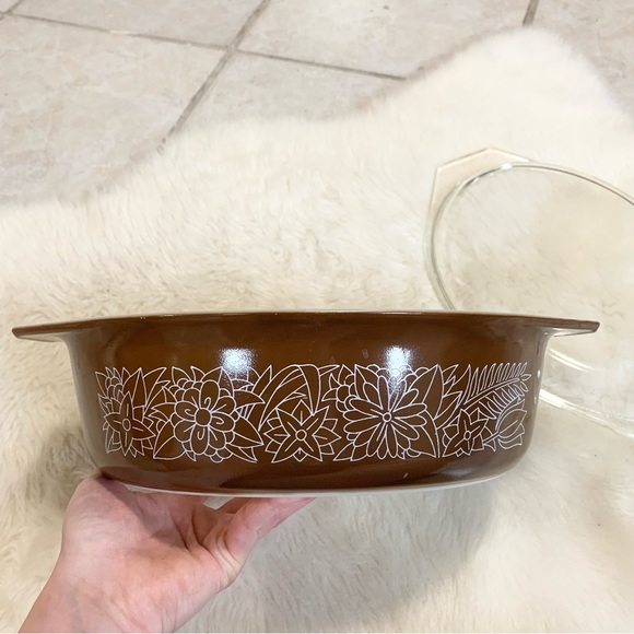 Vintage Pyrex brown Woodland 045 2.5qt casserole dish with lid - Picture 3 of 6